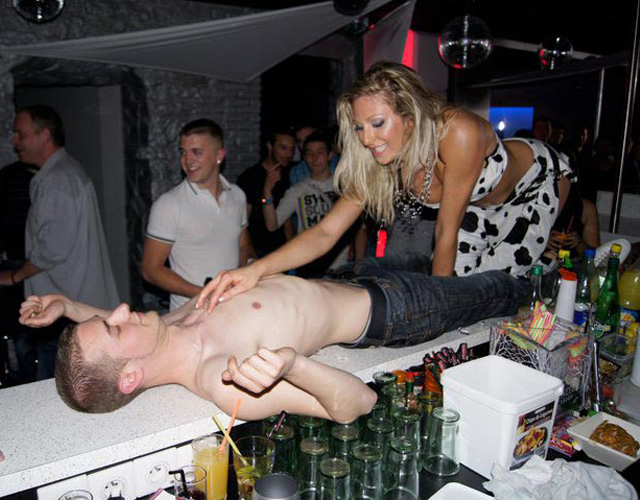 Coyote Girls bar ambiance