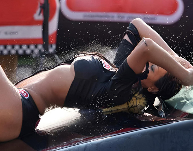 Show sexy Car Wash