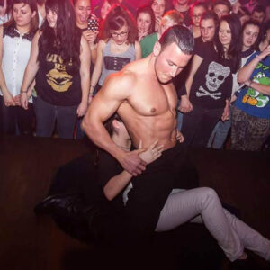 Stripteaseur soirée filles Sarrebourg