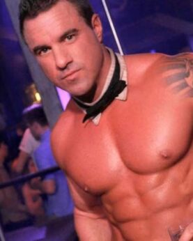 Stripteaseur Montbard