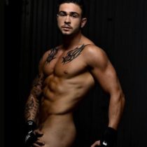 Stripteaseur Sandro Cluses