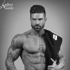 Gogo danseur Montpellier Kris